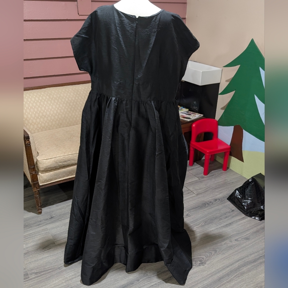 Black Taffeta Gown With Belted Waist - Picture 3 of 4